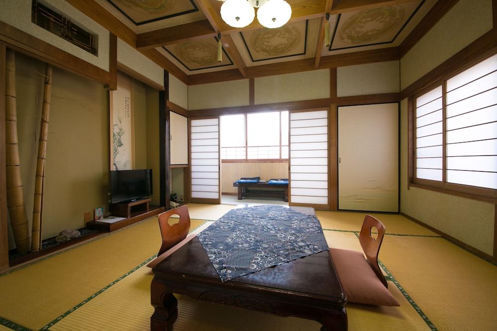 Hotel Housenkaku Beppu Exteriör bild