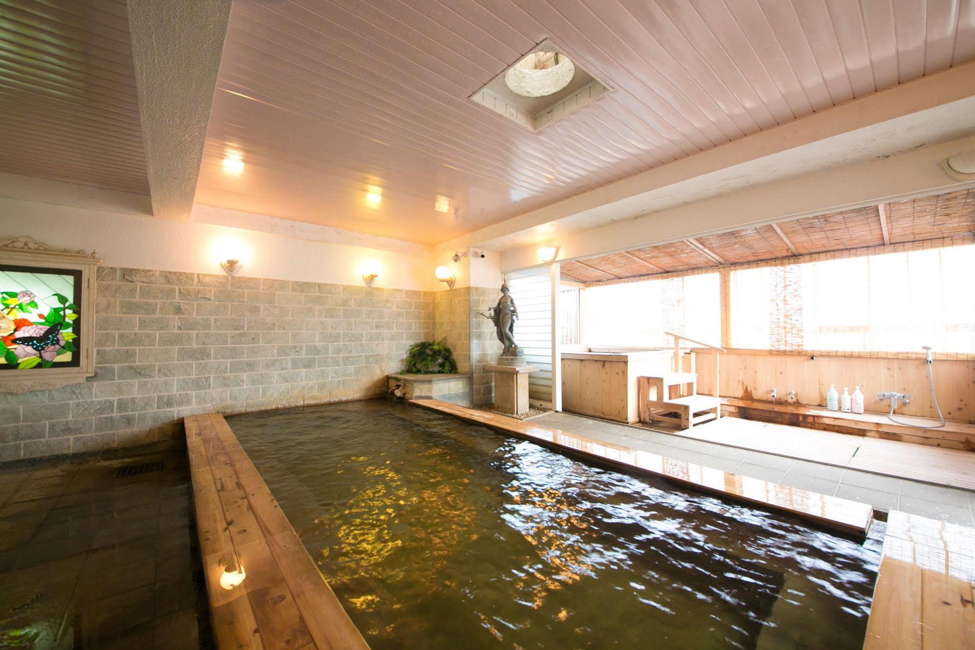 Hotel Housenkaku Beppu Exteriör bild