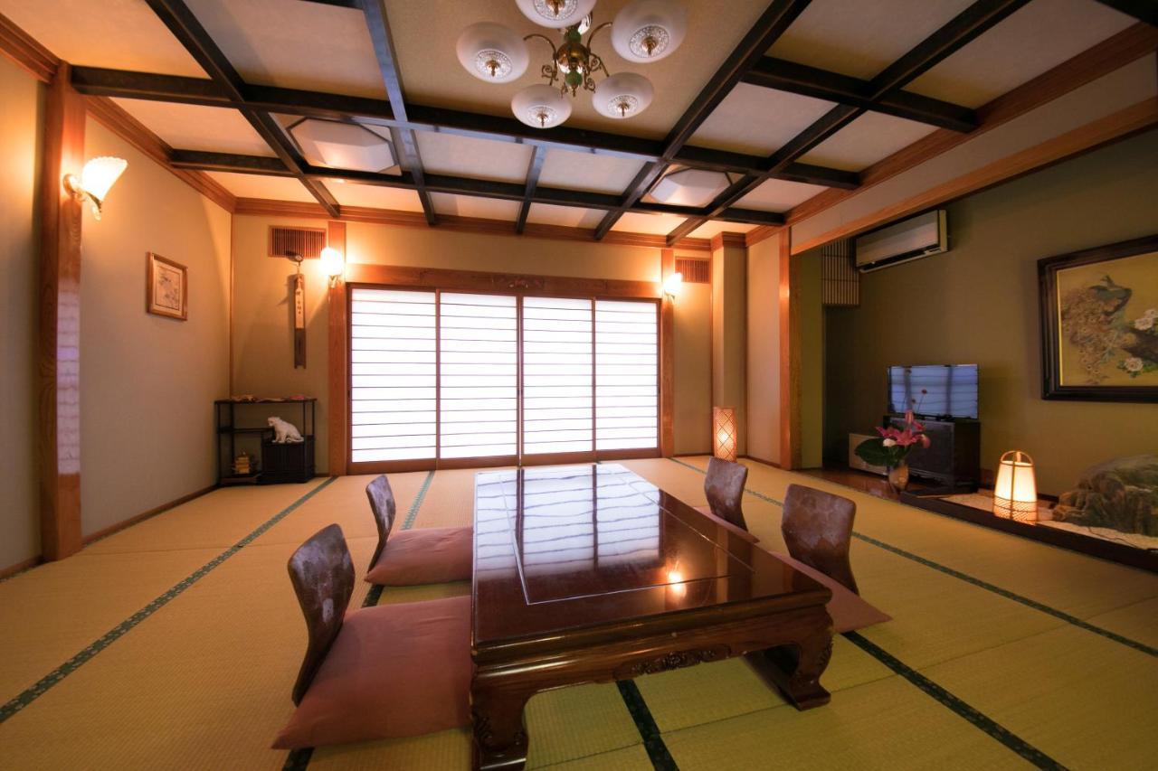Hotel Housenkaku Beppu Exteriör bild