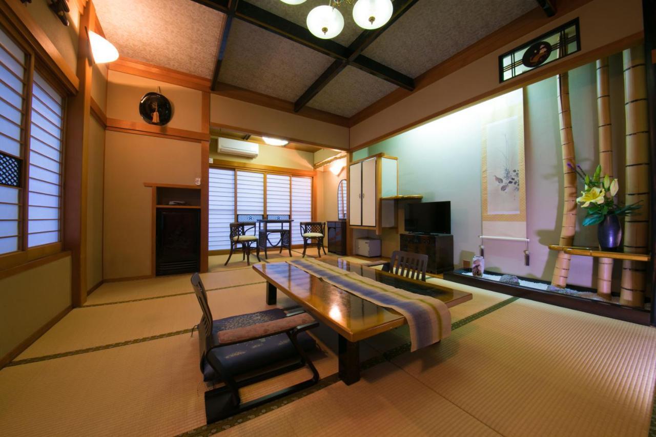 Hotel Housenkaku Beppu Exteriör bild